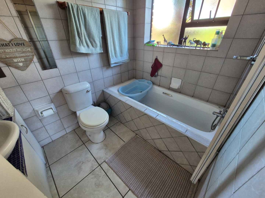 3 Bedroom Property for Sale in Heiderand Western Cape